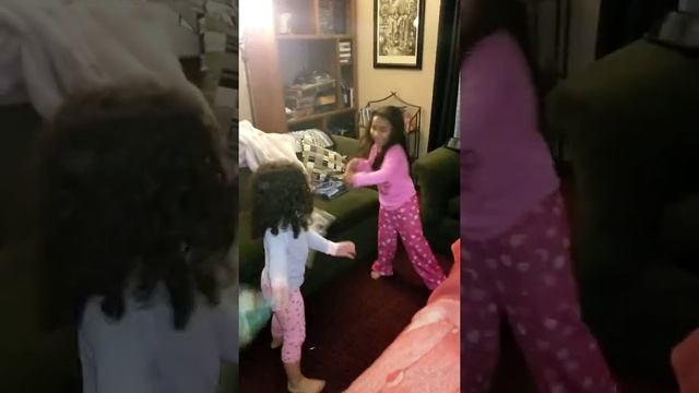 KRR vs MRR pillow fight! смотреть онлайн