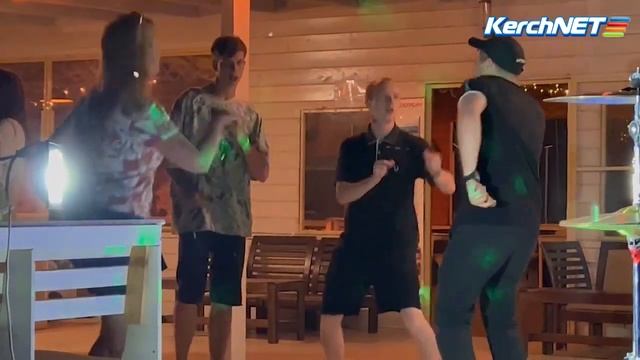 Душевная вечеринка на морском берегу смотреть онлайн