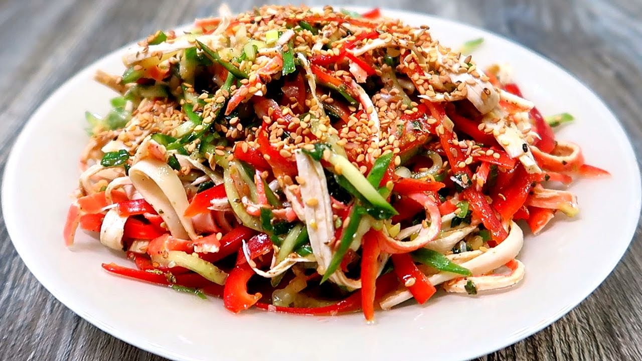 САЛАТ из КРАБОВЫХ ПАЛОЧЕК по новому. Отличное угощение на праздничный стол. смотреть онлайн