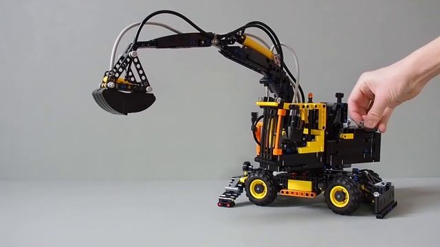 Lego 42053 Volvo EW160E (Review) смотреть онлайн