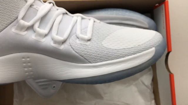 Nike Hyperdunk X / AO7890-101 смотреть онлайн