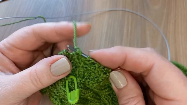 Тапочки-следочки с косой ?на 2х спицах.?вязать легко смотреть онлайн