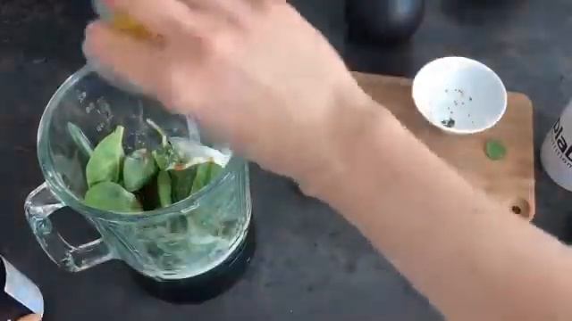 Яркий зеленый смузи для бодрого утра! ??? ⠀ смотреть онлайн