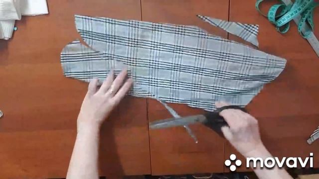 Перешиваем мужскую рубашку в оригинальную блузку. смотреть онлайн