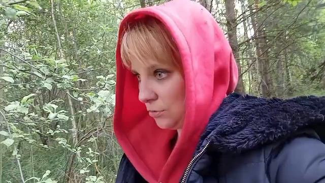 Влог, дорога на дачу, увидели скидки 50% на всё, помидоры выжили, ландыши и рой комаров🦟🦟🦟 смотреть онлайн