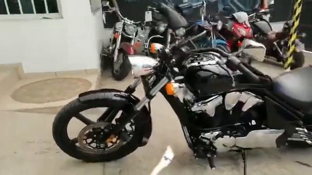 Honda Sabre 1300 modelo 2013 смотреть онлайн