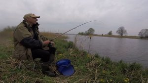 В Дальнобой На Электромоторе. Жарим Картошку в палатке. Рыбалка на реке.