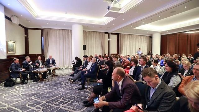 «Единый заказчик в сфере строительства» принял участие в Первом форуме лидеров строительной отрасли смотреть онлайн