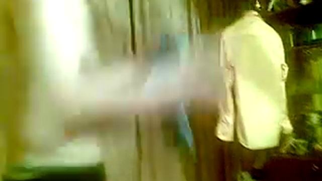 Никита гладит брюки (оч1смешно) смотреть онлайн