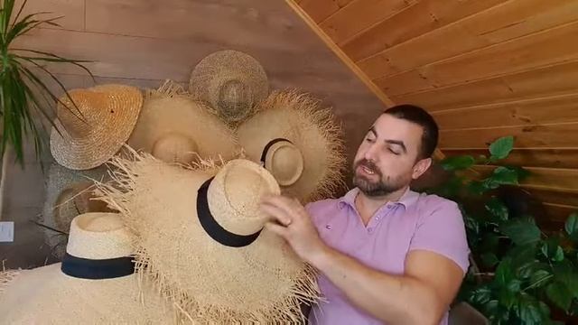 Соломенная шляпа с большим полем. смотреть онлайн