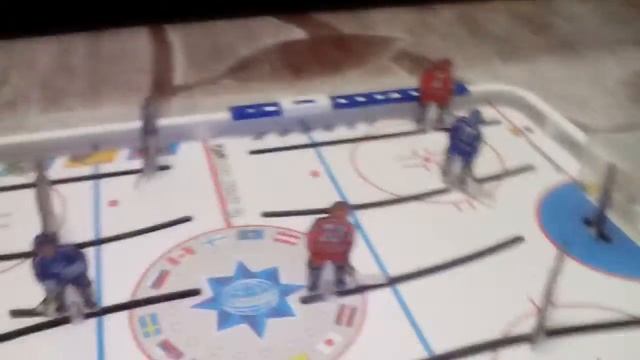 ИГРАЕМ В НАСТОЛЬНЫЙ ХОККЕЙ!! смотреть онлайн