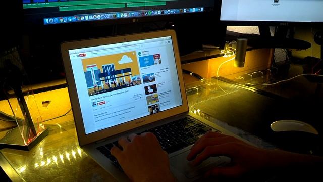 Is It Usable? Episode 1 - 2009 MacBook Air