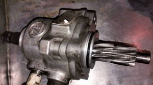 Замена сальника рулевой рейки ZF с ГУР, без съёма всего механизма. Audi80.