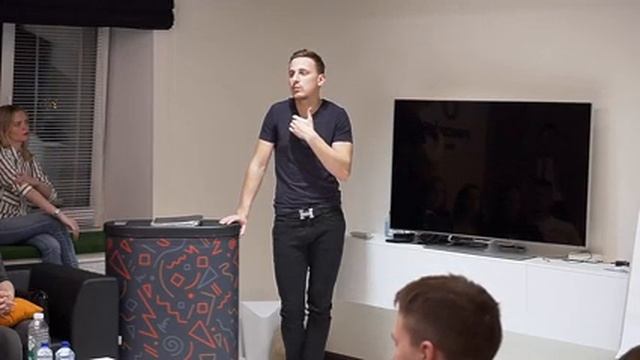 Публичные выступления для IT-спикеров: занятие #1 смотреть онлайн