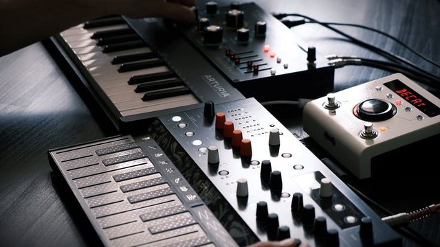 Arturia MicroFreak, Dreadbox Typhon, Eventide H9 Jam/Live смотреть онлайн