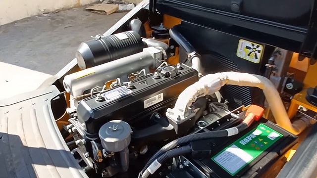 Сравнение погрузчиков UN с двигателем Mitsubishi и Xinchai смотреть онлайн