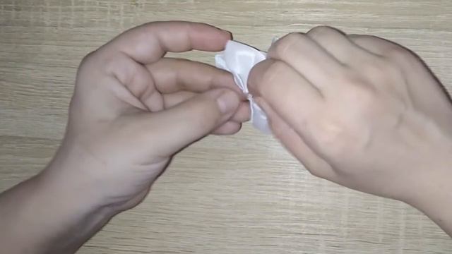 Цветы из лент канзаши. Цветы из лент. Как сделать цветы из лент. смотреть онлайн