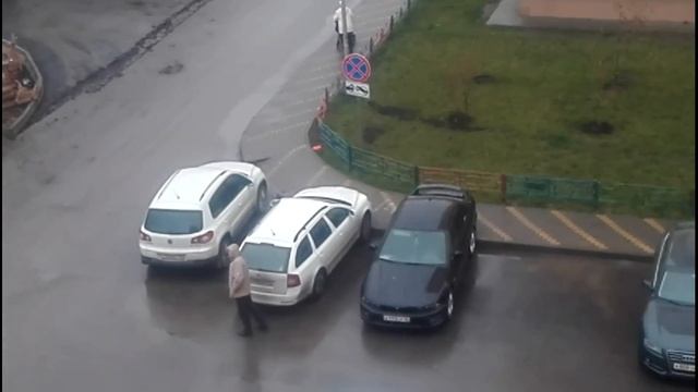 У школы на Шишкова смотреть онлайн