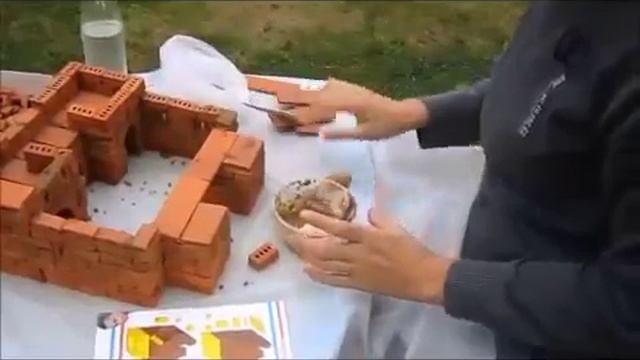 Конструктор из керамических кирпичиков "Брикмастер" смотреть онлайн