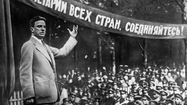 Громкие онлайн-чтения по произведениям В.В. Маяковского - «Слушайте, товарищи потомки!» смотреть онлайн