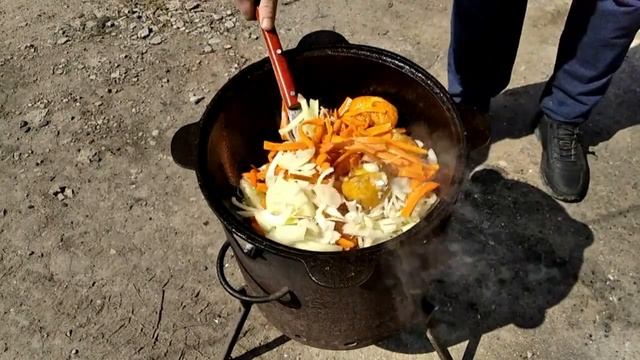 #24" ГРЕЧКА с КУРИЦЕЙ в казане на костре. Buckwheat with chicken in a cauldron on the fire. смотреть онлайн