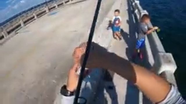 Fishing & Cooking at the Skyway Pier | St. Petersburg, Florida смотреть онлайн
