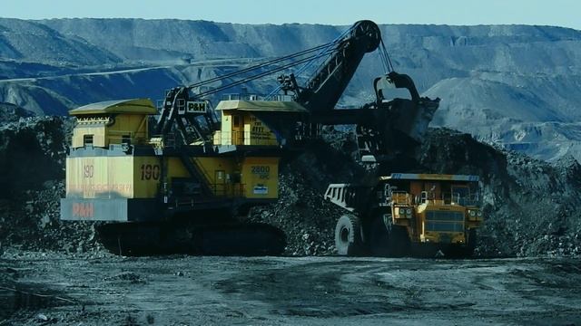 Новосергеевский разрез, экскаваторы прямая лопата работающие на вскрыше смотреть онлайн