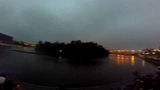 ВЛОГ ВИННИЦА СМОТРЮ НА ОГРОМНЫЙ ФОНТАН смотреть онлайн