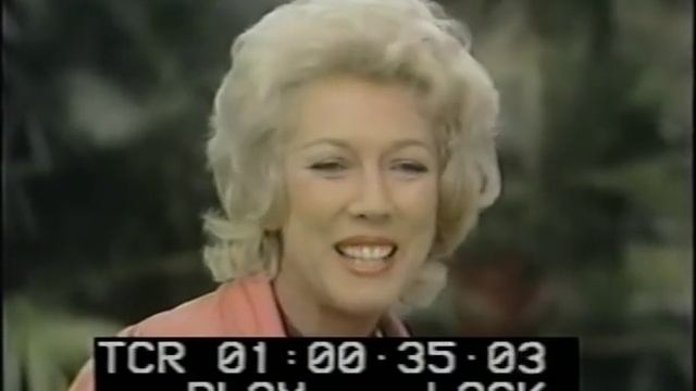 MARGARET KEANE 1972 In Hawaii - The Mike Douglas Show