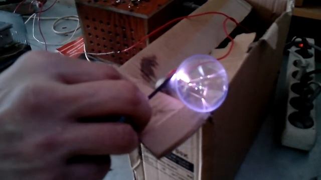 Плазменная лампа Теслы смотреть онлайн