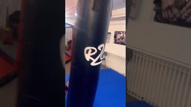 Heavy bag #weightlossjourneytiktok #boxingworkout #gym смотреть онлайн