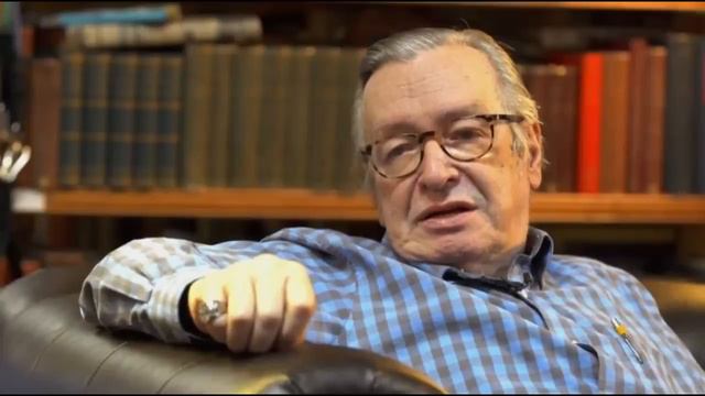 Por que Hitler queria exterminar os judeus - Olavo de Carvalho смотреть онлайн