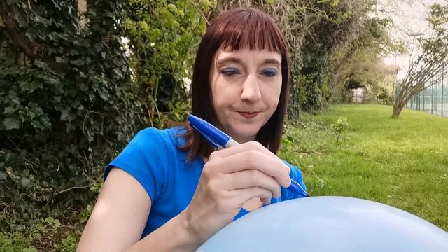 Blue balloon blown for THANK YOU NHS! смотреть онлайн