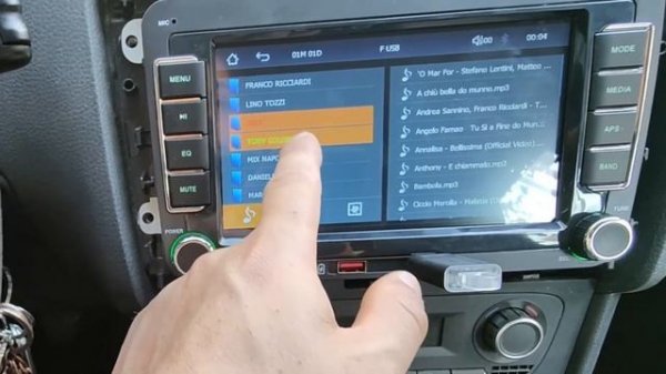 Autoradio AliExpress A SOLI 70€ con Android Auto Wireless/CarPlay Auto VW/Passat/polo/Golf/tiguan