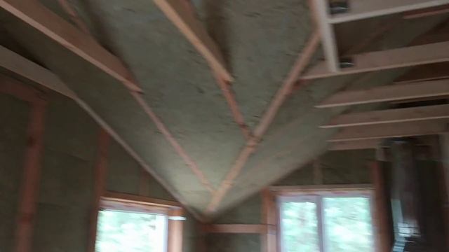 Утепление крыши каркасного дома, монтаж закладных и усиление стропильной системы загородного дома.