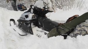 Тайга Патруль 800 застрял. Снега, копать не перекопать. Вытаскиваем Патруль Бураном.