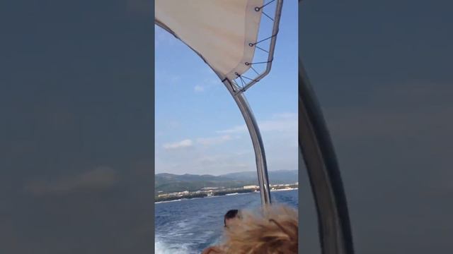 В МОРЕ НА ЯХТЕ С ПАРАШЮТОМ СУПЕР смотреть онлайн