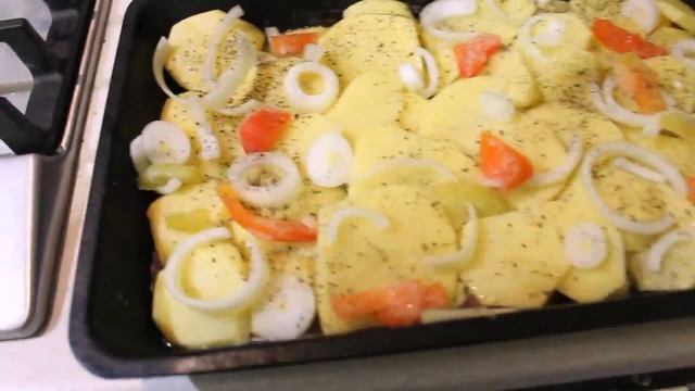 Как приготовить свинину с картошкой в духовке (мясо по-французски) рецепт смотреть онлайн