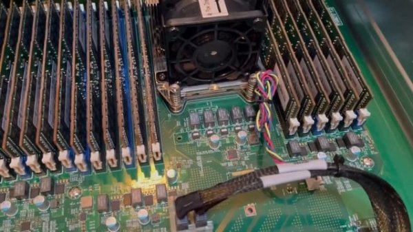 Supermicro AI Compute Server, 8x Nvidia Tesla V100, 768GB DDR4, 2x Intel Xeon E5-2699V4, 4028GR-TVR