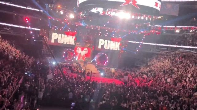 CM PUNK RETURNS LIVE IN CHICAGO! смотреть онлайн