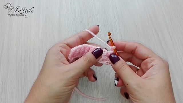 РЕЛЬЕФНАЯ РЕЗИНКА 1 х 1. Выпуклые и вогнутые столбики (Single Rib Stitch) ► Уроки вязания ► Крючко смотреть онлайн