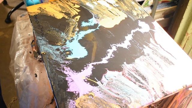 Infiniti's Art Ep 35: What Happens When You Prime Canvas with Silicone Before Pouring? смотреть онлайн