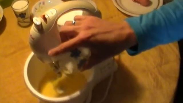 Как сделать шарлотку. Шарлотка с айвой легко! смотреть онлайн