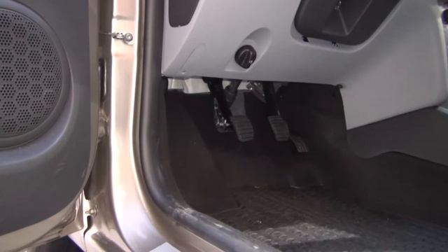 Dacia Logan Ambience 1.2 16V Exterior and Interior смотреть онлайн