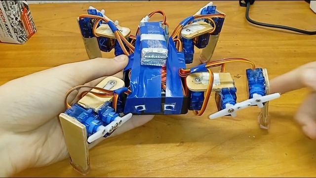 ?РОБОТ ПАУК НА АРДУИНО с управлением по Bluetooth.