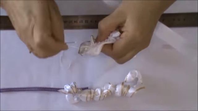 DIY/МК/Как сделать резиночки на пучок волос для девочек и девушек смотреть онлайн