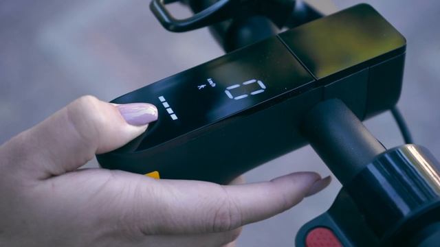 Xiaomi Mi Pro 2: Trotineta electrică pentru care poți renunța la mașină. смотреть онлайн