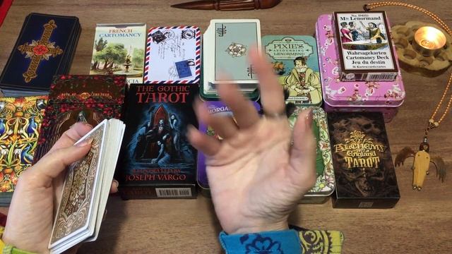 КАРТЫ ГОВОРЯТ. БОЛТАЛКА №4. О ПЕРВОЙ КОЛОДЕ, ОБУЧЕНИИ ТАРО И МАСТ-ХЭВЕ смотреть онлайн
