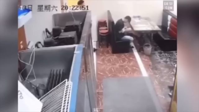 На Скрытые Камеры Наблюдения Попало ТАКОЕ Что Нужно Обязательно Увидеть!