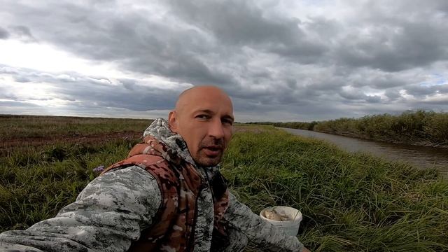 Рыбалка 2022 на кастинговую сеть американку с берега. Рыбалка в нано реке. Кастинговая сеть смотреть онлайн